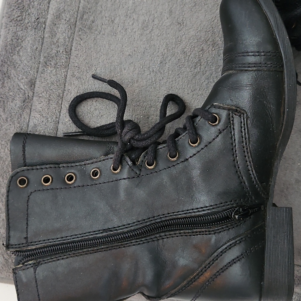 Steve Madden Sz 8 Black Lace-Up Women's Boots - Picture 6 of 7